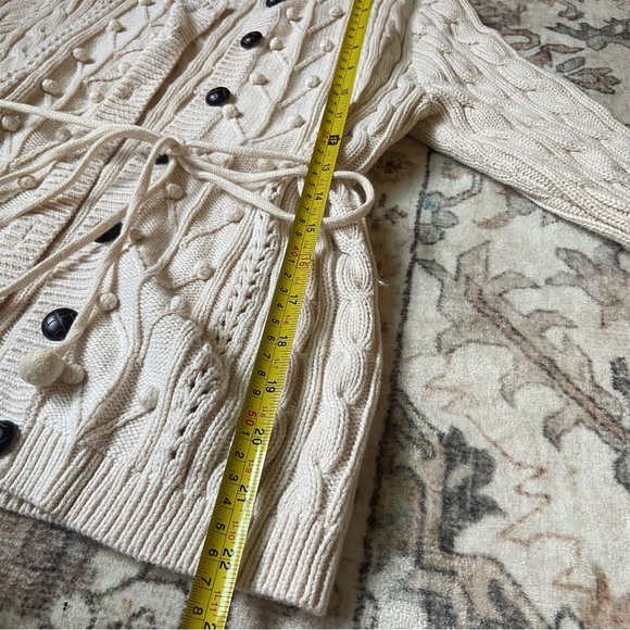 Vintage Cream Cable Knit Sweater - Picture 8 of 11